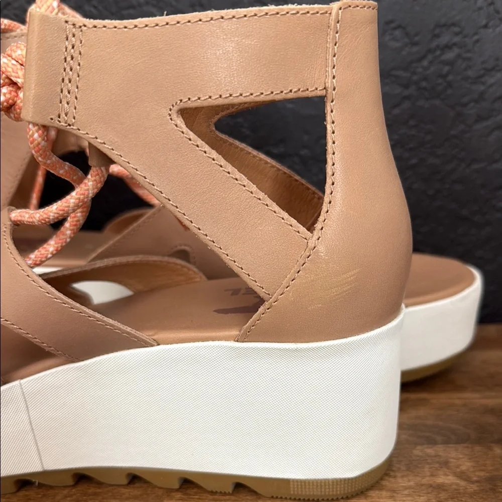 Sorel Women's Tan and Pink Wedge Sandals Size 8.5 - Picture 8 of 10